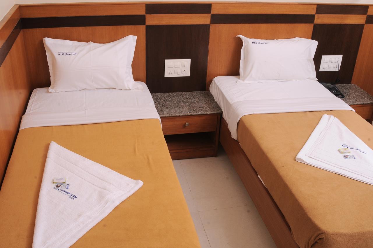 Hlv Grand Inn Бангалор Экстерьер фото