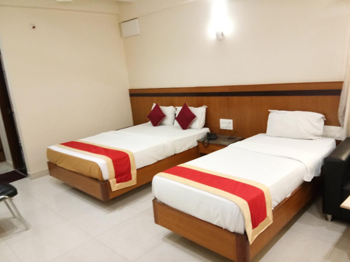 Hlv Grand Inn Бангалор Экстерьер фото